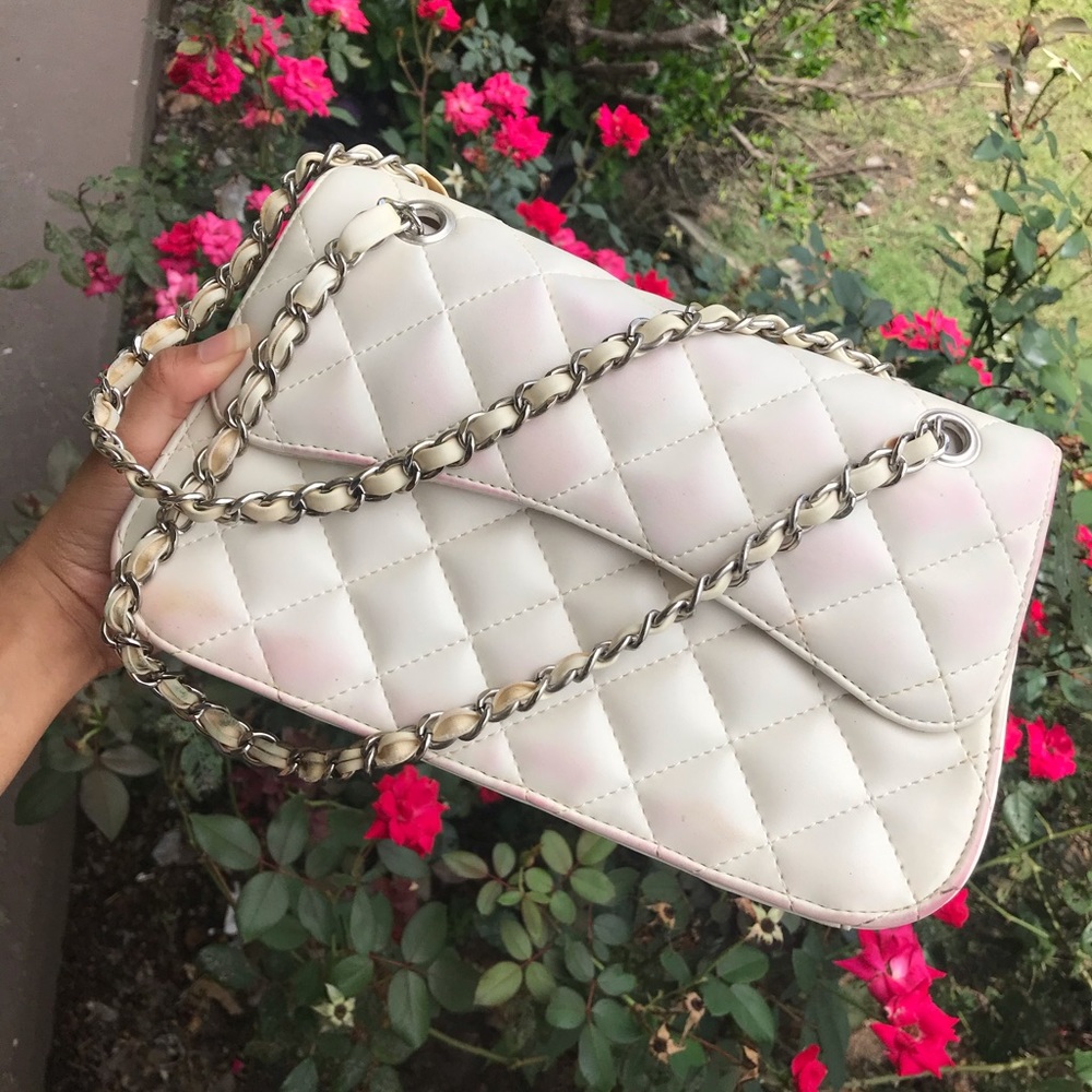 White purse 👜